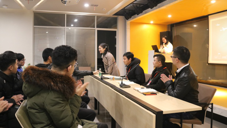 康通電子與中南大學(xué)交流現(xiàn)場 康通電子與中南大學(xué)交流現(xiàn)場